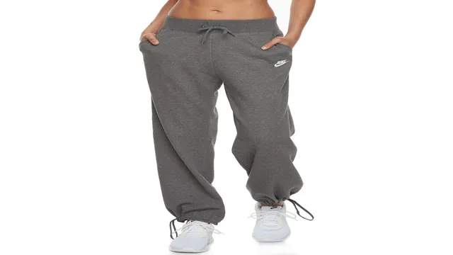 nike women's sportswear essentials mid-rise cargo pants